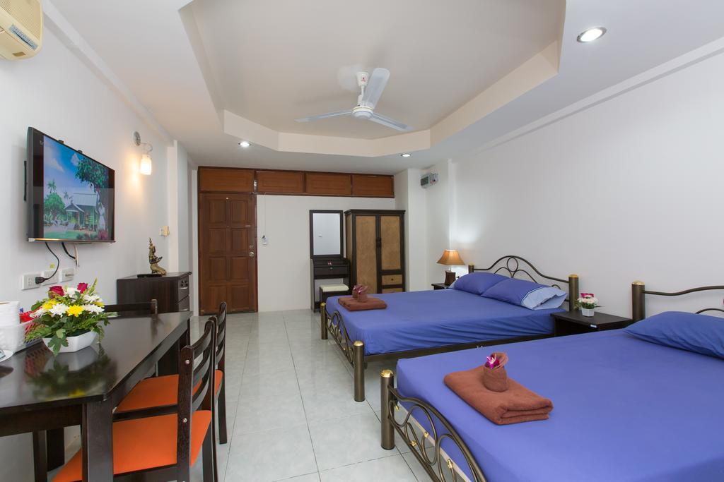 Patong Studio Apartments And Dormitory Room photo