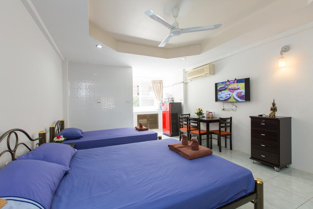 Patong Studio Apartments And Dormitory Room photo