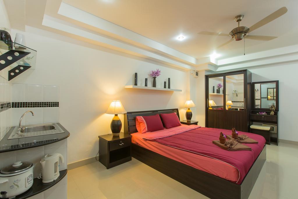 Patong Studio Apartments And Dormitory Room photo