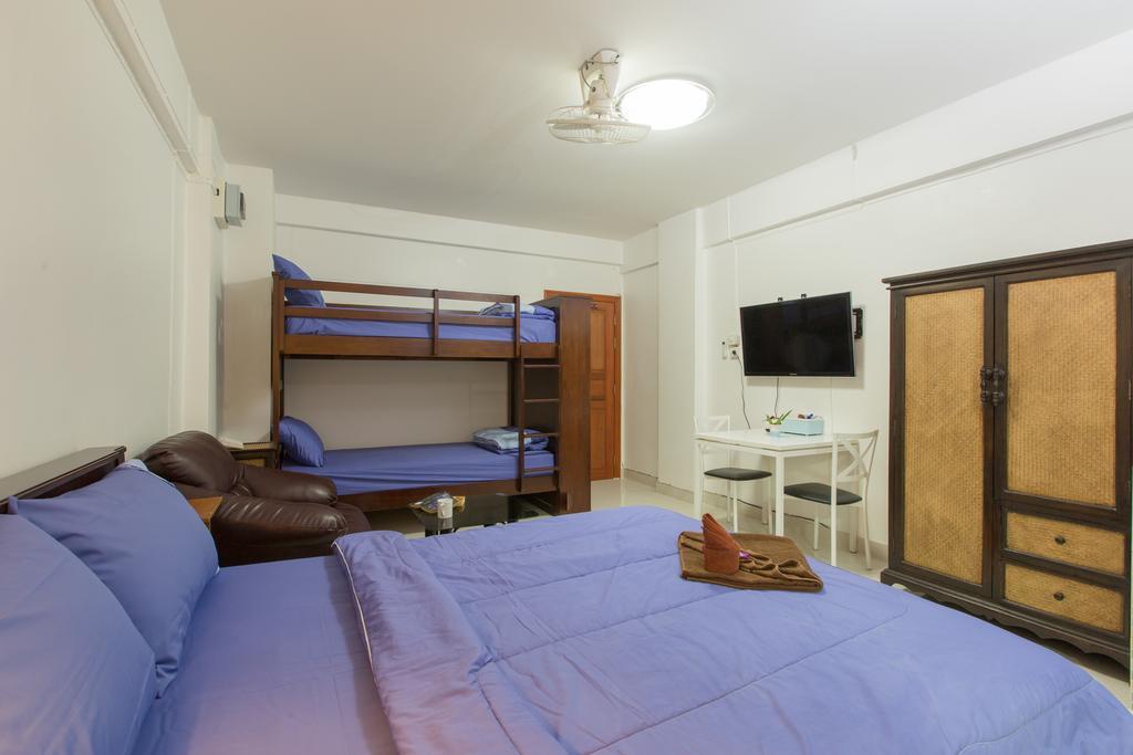 Patong Studio Apartments And Dormitory Room photo