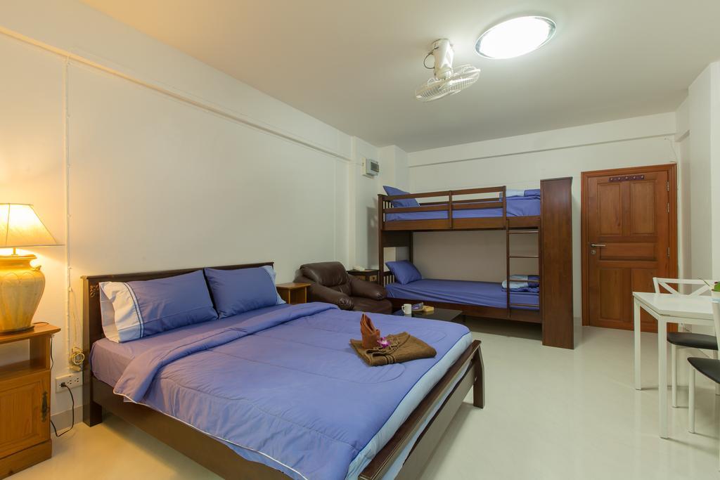 Patong Studio Apartments And Dormitory Room photo