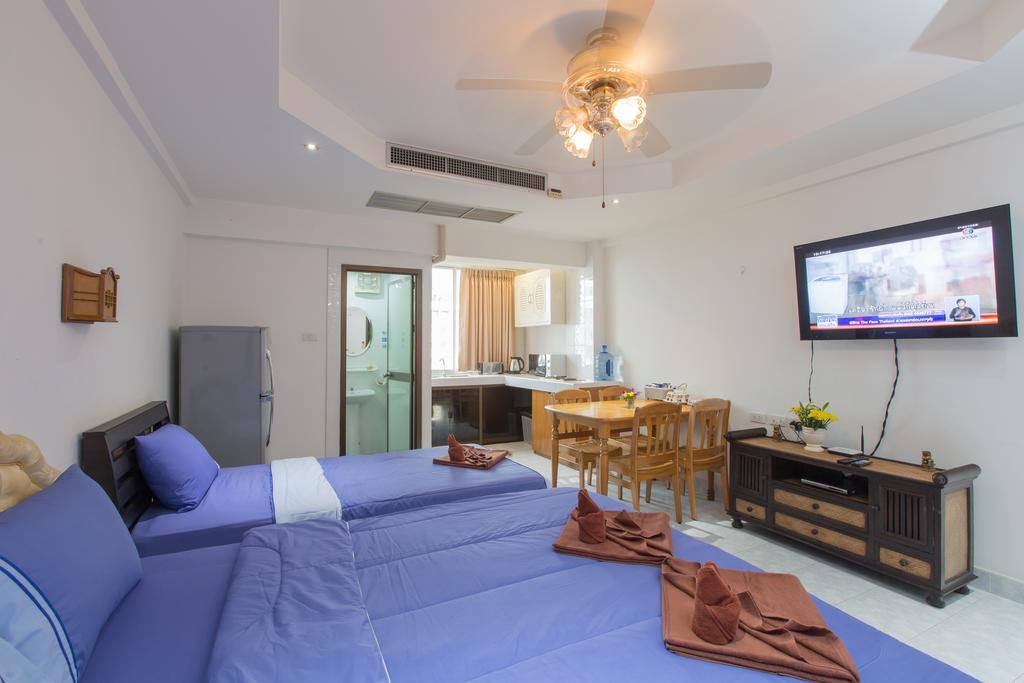 Patong Studio Apartments And Dormitory Room photo