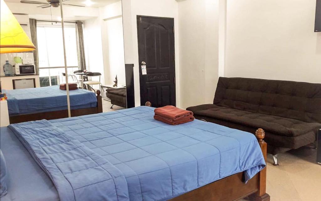 Patong Studio Apartments And Dormitory Room photo