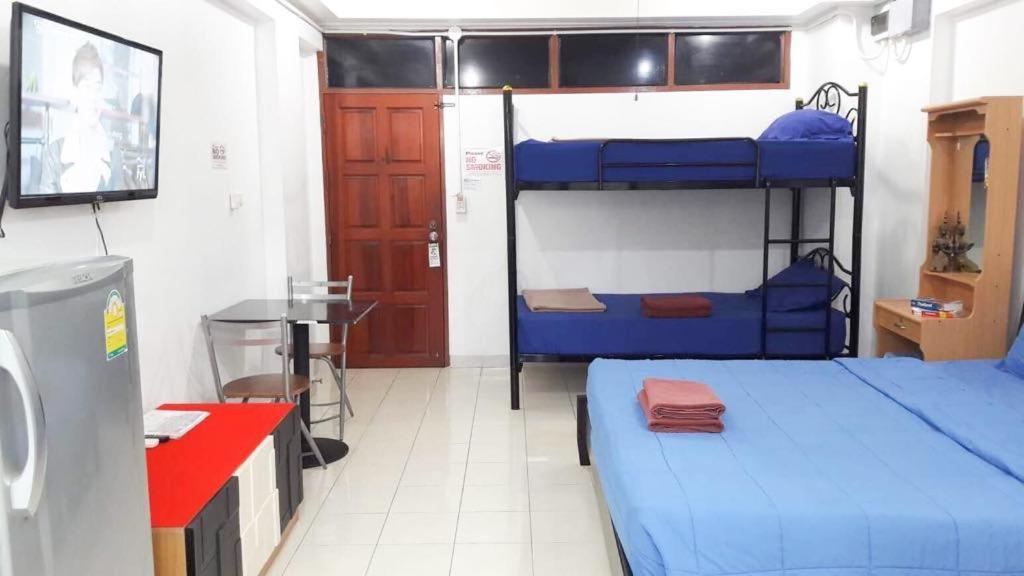 Patong Studio Apartments And Dormitory Room photo