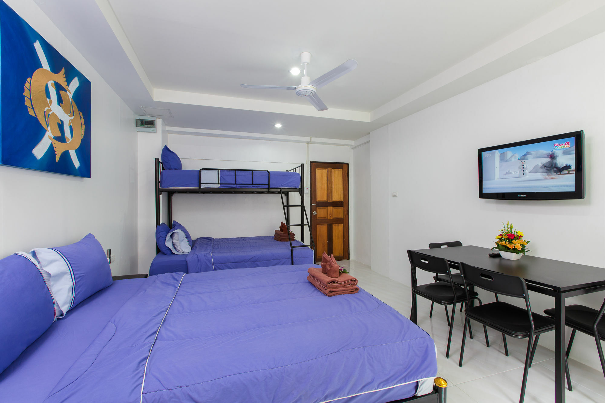 Patong Studio Apartments And Dormitory Exterior photo